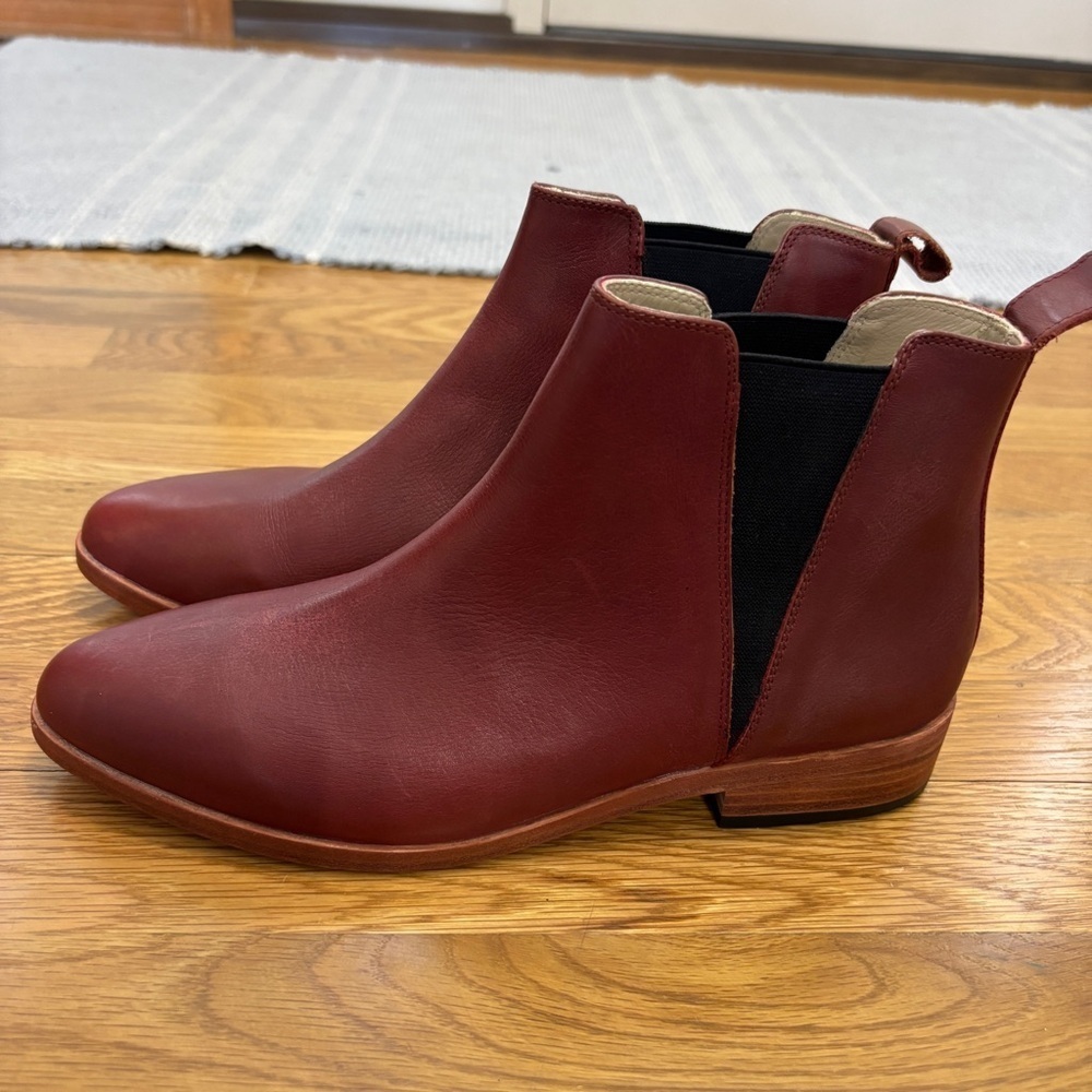 Nisolo leather everyday Chelsea boot in Auburn red size 9